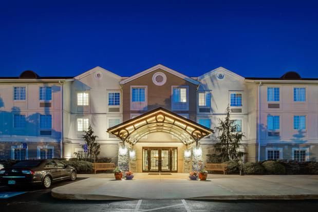 Images Staybridge Suites Cleveland Mayfield Heights Beachwd by IHG