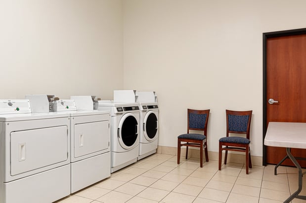 Images Holiday Inn Express & Suites Bakersfield Central by IHG