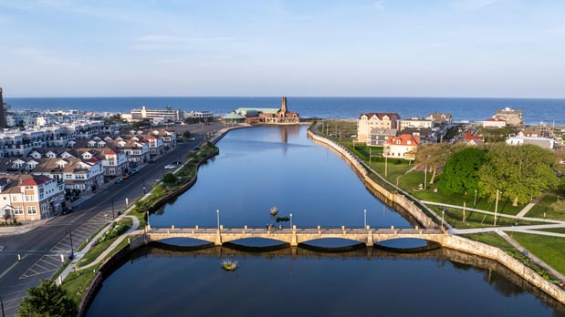 Images 400 Lake at Asbury Park