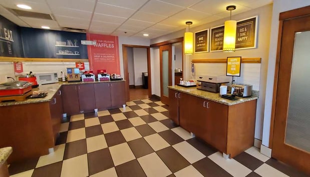 Images Hampton Inn Hillsville