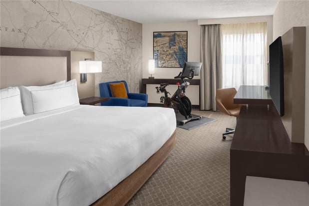 Images DoubleTree by Hilton McLean Tysons