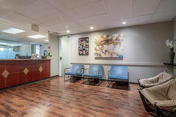 Images Wilshire Smile Studio - Los Angeles Dentist, Cosmetic and Emergency Dentistry