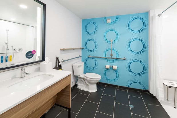 Images Tru by Hilton Sharonville Cincinnati