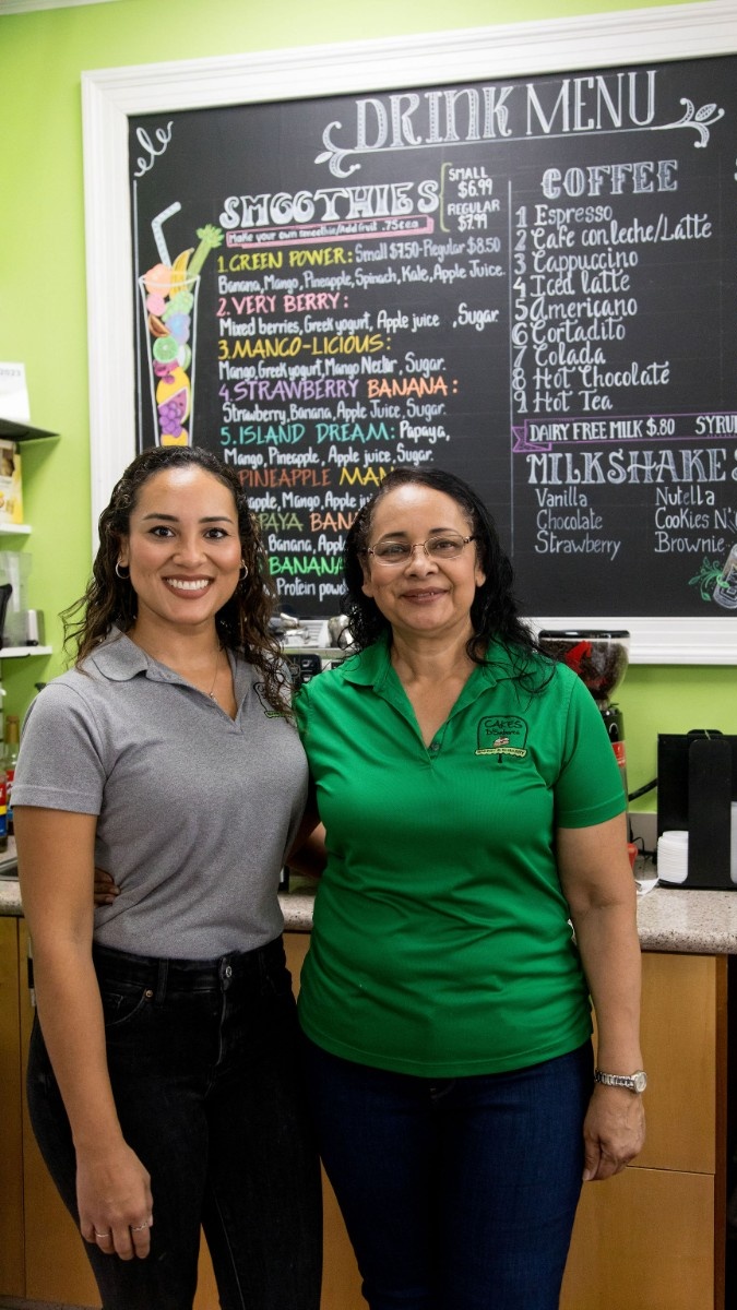 Family-owned bakery serving Delray Beach with the best custom cakes. 
