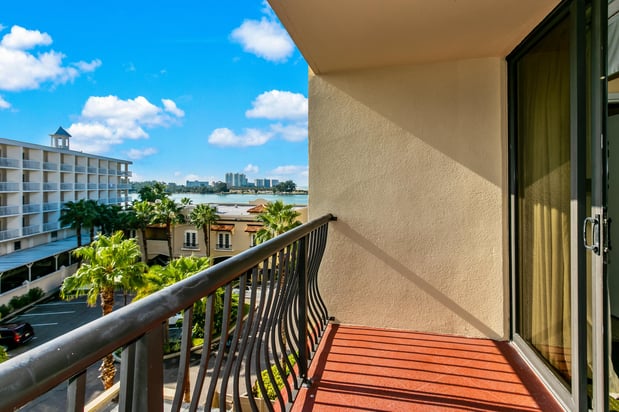 Images Holiday Inn & Suites Clearwater Beach by IHG