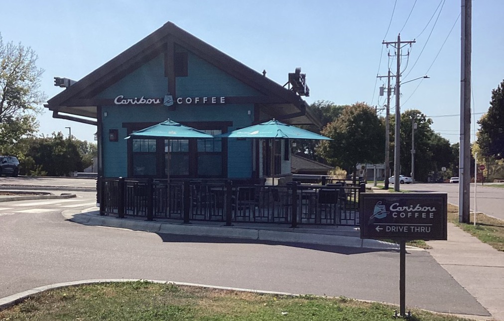 Storefront of the Caribou Coffee at 324 Lowell Ave NW in Elk River