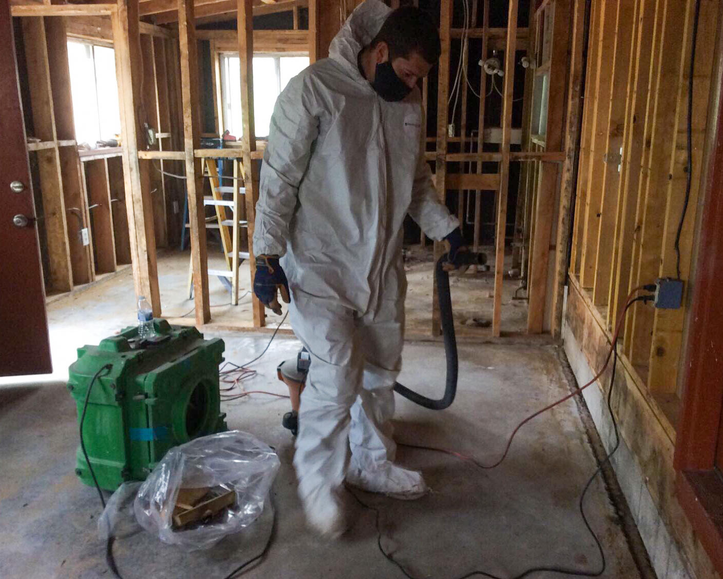 SERVPRO of Northwest Phoenix / Anthem is the premier choice in helping you with any mold restoration emergency in Phoenix, AZ. We are highly trained and qualified to respond to any size  mold remediation emergency or cleaning services. Call us!