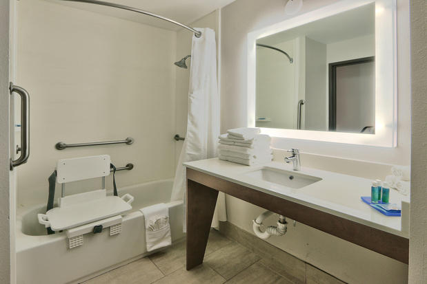 Images Holiday Inn Express & Suites Portales, an IHG Hotel