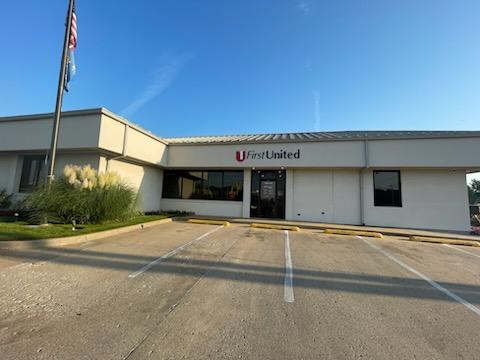 First United Bank - Sapulpa - exterior parking lot