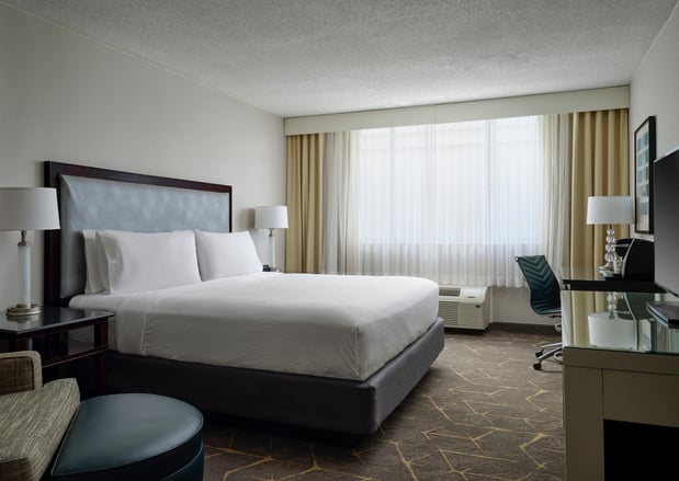 Images Holiday Inn & Suites Marlborough by IHG