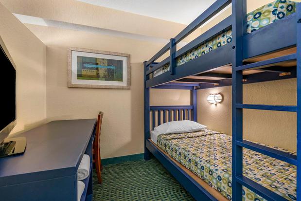 Images Holiday Inn Resort Orlando Lake Buena Vista by IHG