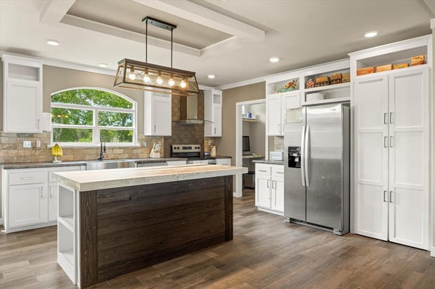 Images Moore Home & Ranch Realty