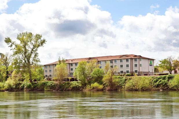 Images Holiday Inn Express Corvallis-on the River by IHG