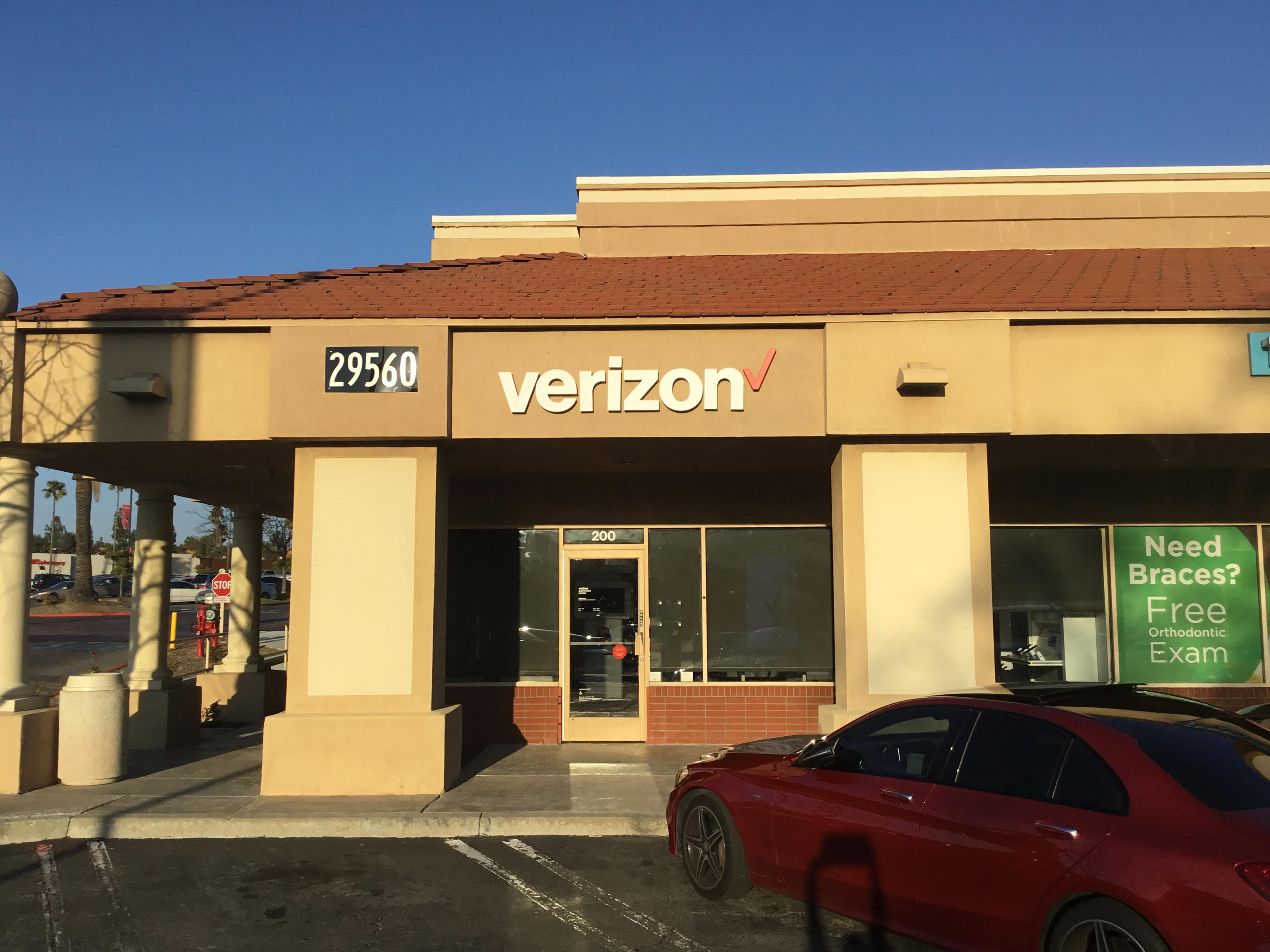 Verizon Authorized Retailer – GoWireless Photo