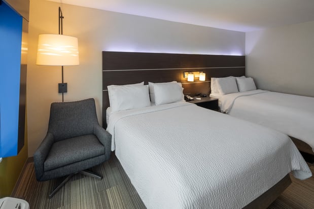 Images Holiday Inn Express & Suites Chicago West - St Charles by IHG