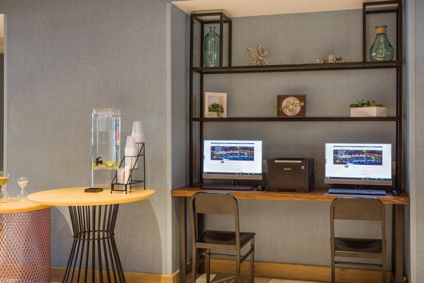 Images Holiday Inn Boone - University Area by IHG