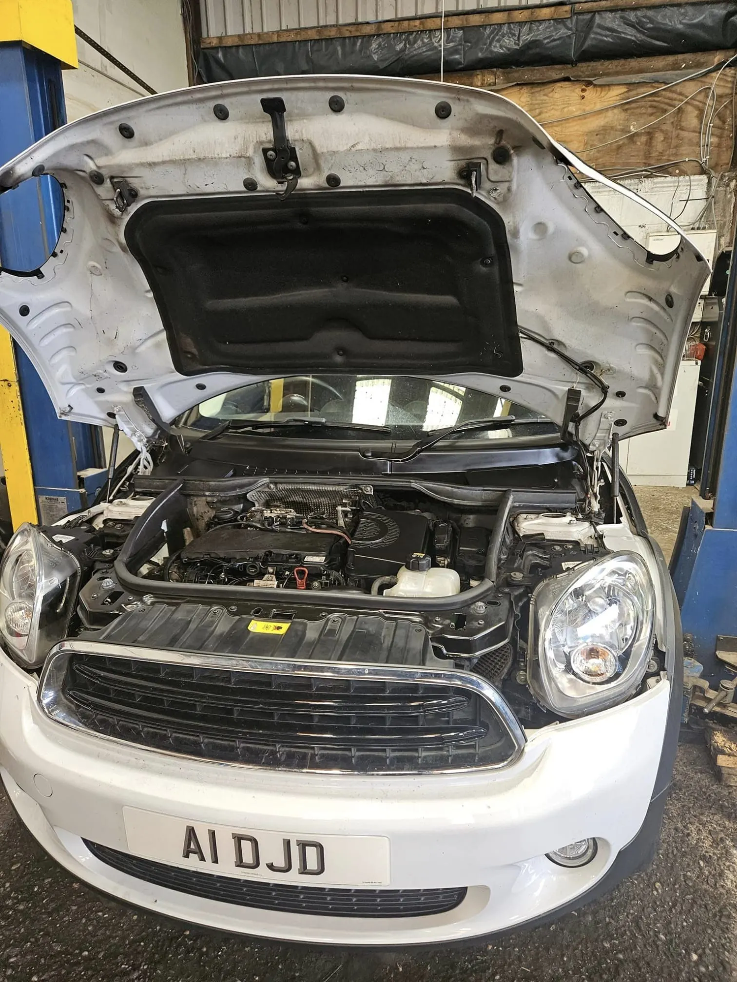 Images Hanbury Autos