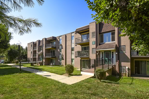 Images Summit Trace Apartments