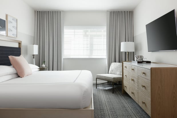 Images Kimpton Surfcomber Hotel by IHG