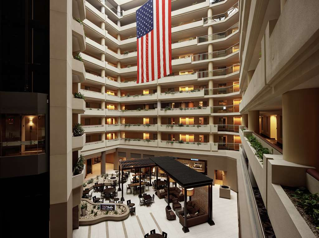 Lobby Embassy Suites by Hilton Crystal City National Airport Arlington (703)979-9799