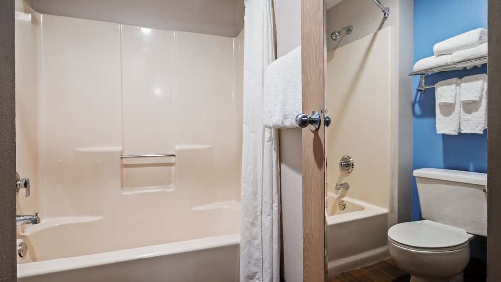 Guest Bathroom 