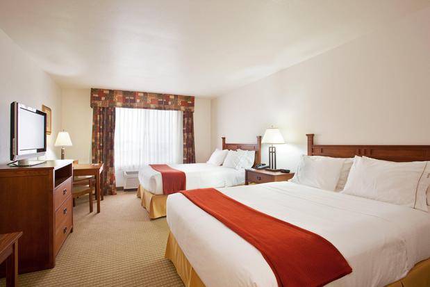 Images Holiday Inn Express & Suites Mattoon, an IHG Hotel