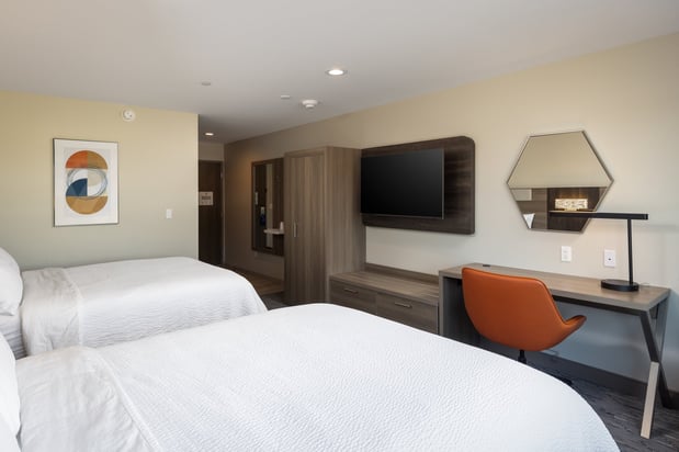 Images Holiday Inn Express & Suites Hawaiian Gardens by IHG