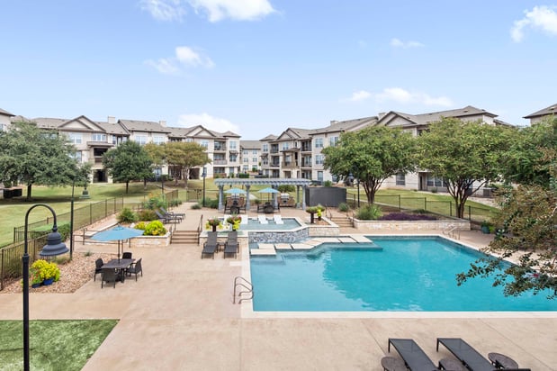 Images Camden Cedar Hills Apartments