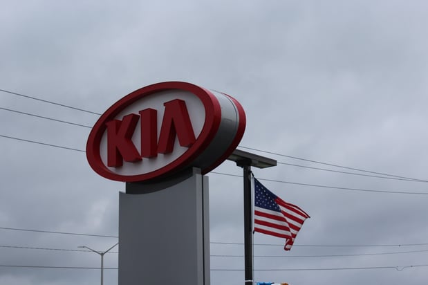 Images Russ Darrow Kia of Waukesha Service Center