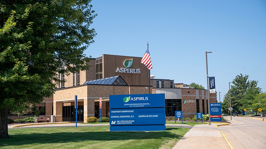 photo of Aspirus Wisconsin Rapids main entrance
