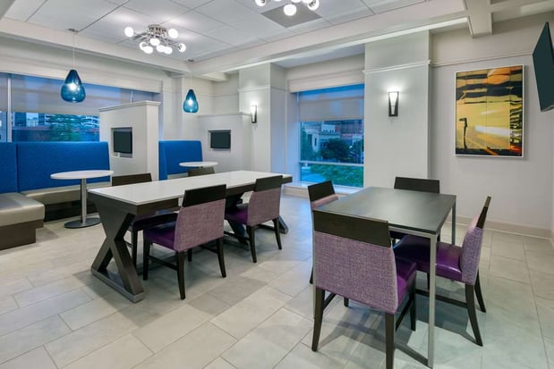 Images Hampton Inn & Suites Buffalo Downtown