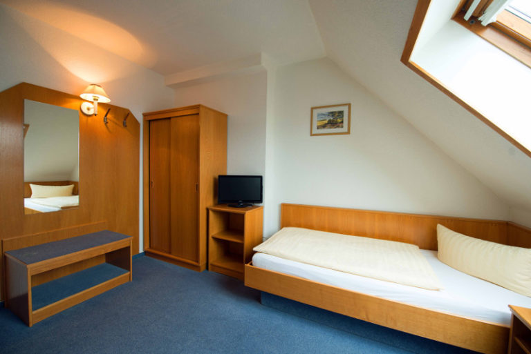 Hotel Weinert garni - Hotel Neubrandenburg, Ziegelbergstr. 23 in Neubrandenburg