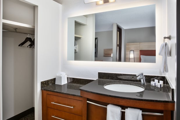 Images Candlewood Suites Cincinnati Northeast - Mason by IHG