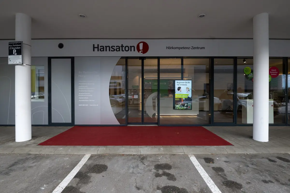 Das Team vom Hansaton Hörkompetenz-Zentrum {city} freut sich auf Ihren Besuch!