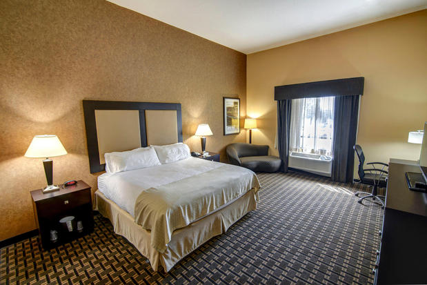 Images Holiday Inn Arlington NE-Rangers Ballpark by IHG
