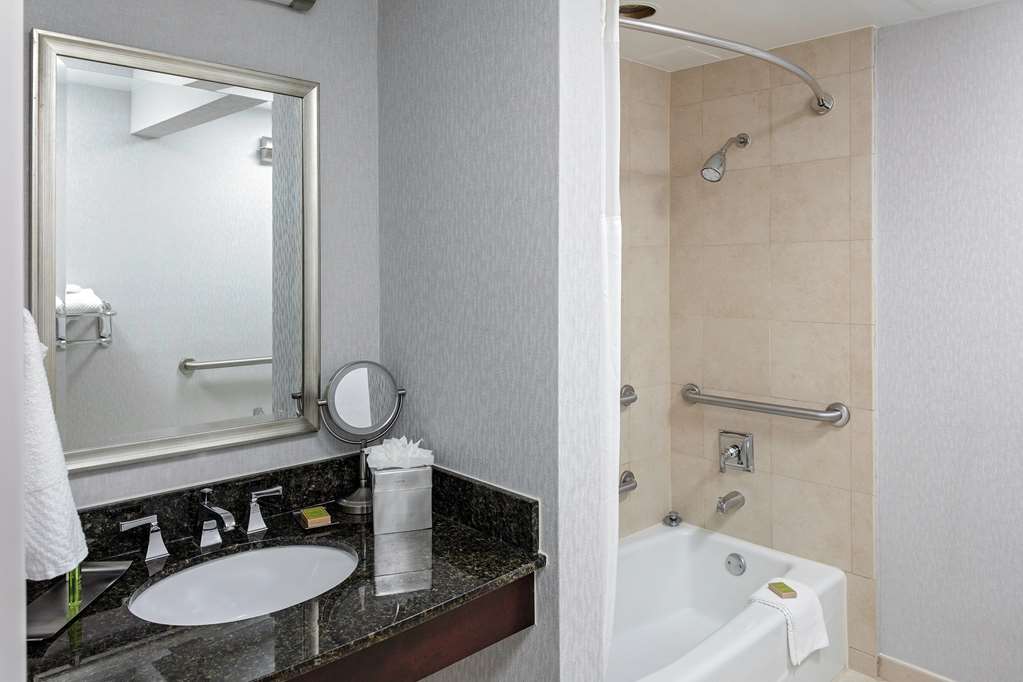 Guest room bath