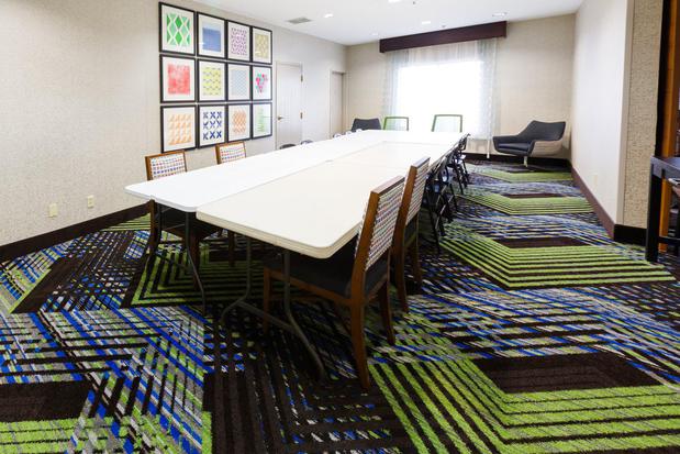 Images Holiday Inn Express & Suites Shelbyville by IHG
