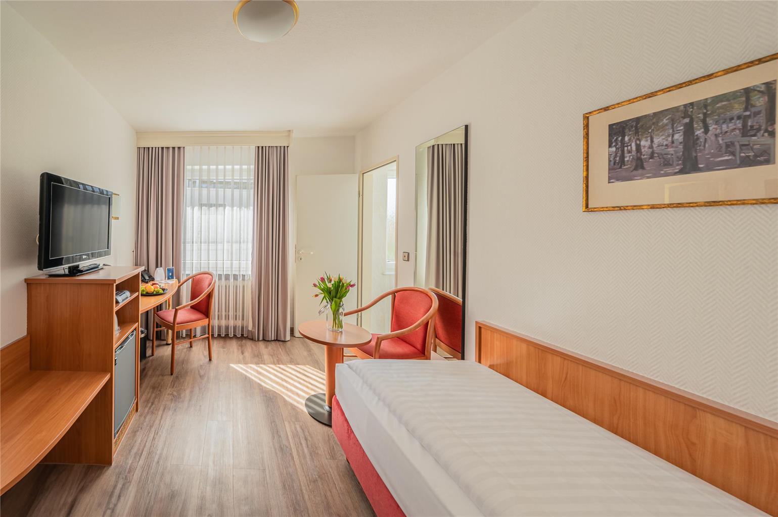 Best Western Queens Hotel Pforzheim-Niefern, Pforzheimer Strasse 52 in Niefern