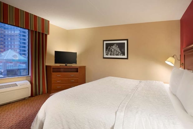 Images Hampton Inn & Suites Hartford/East Hartford