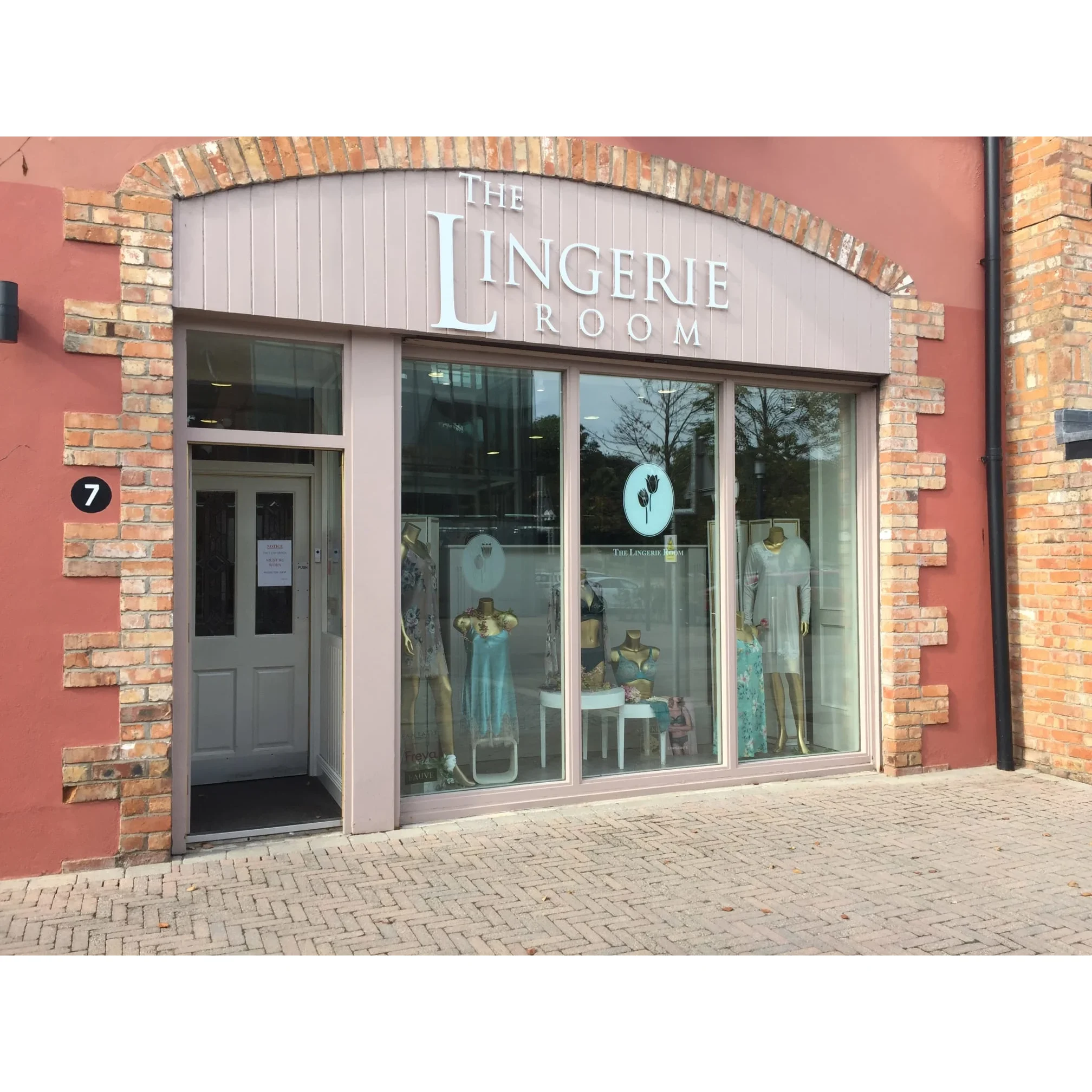 The Lingerie Room Logo