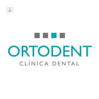 Clínica Dental Dra. Bernat Logo