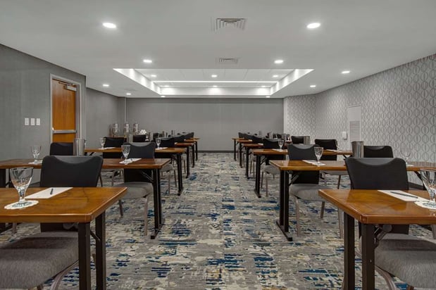Images Embassy Suites by Hilton Detroit Metro Airport