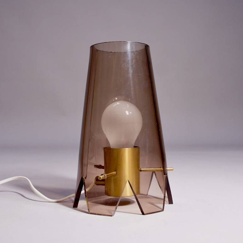 Images Wigerdals Värld - Antika Möbler Stockholm - modern designmöbler och belysning. Keramik konstglas Stockholm