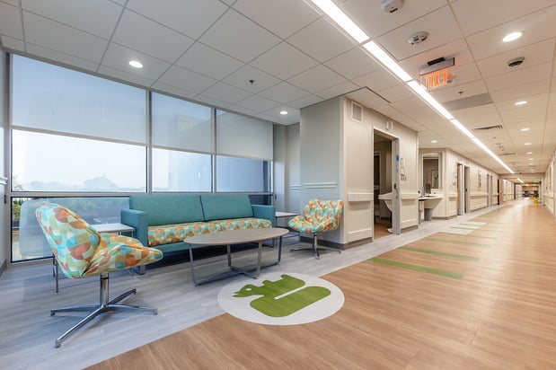 Images Bill and Olivia Amos Children’s Hospital