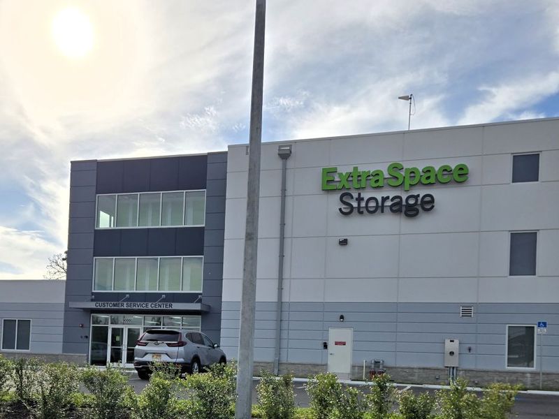 Extra Space Storage Image