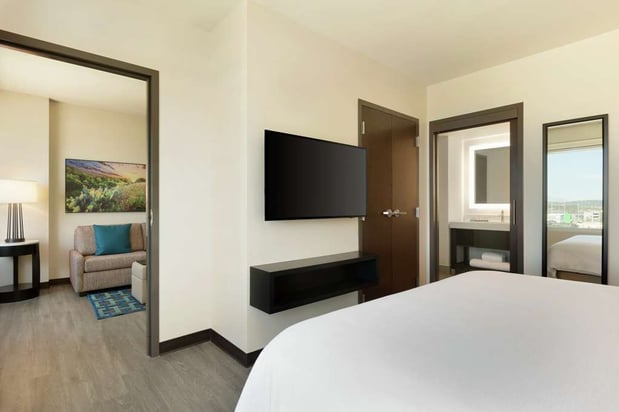 Images Embassy Suites by Hilton San Antonio Landmark