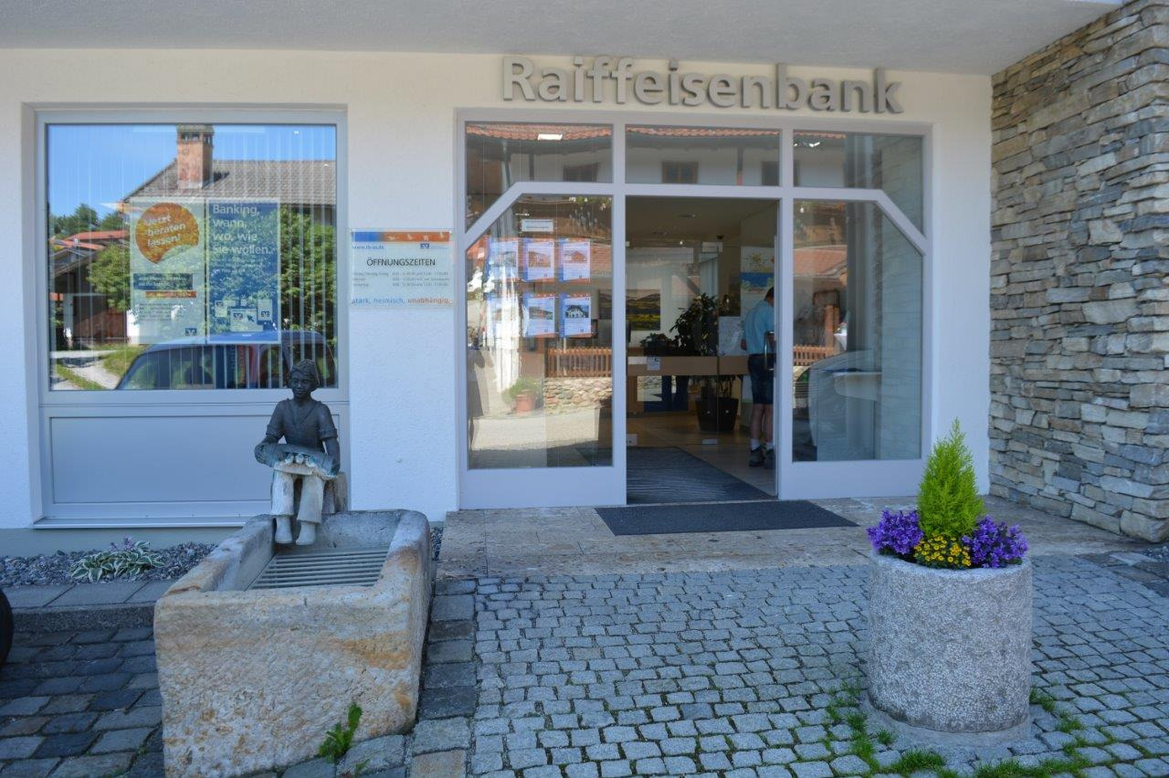 Bilder Raiffeisenbank Aschau-Samerberg eG