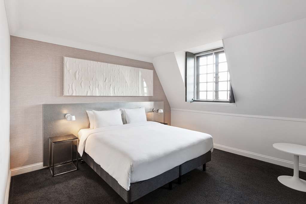 Premium Room Radisson Blu Hotel, Leeds City Centre Leeds 01132 366000