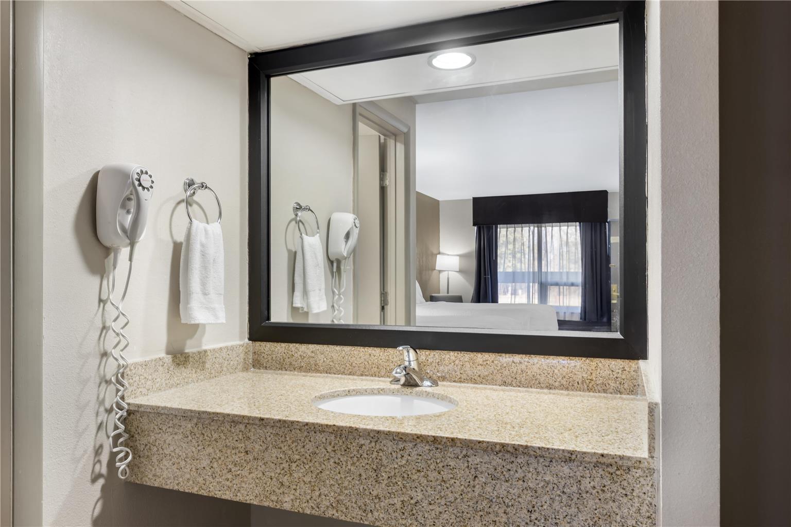 Double Queen - Pet friendly Bathroom