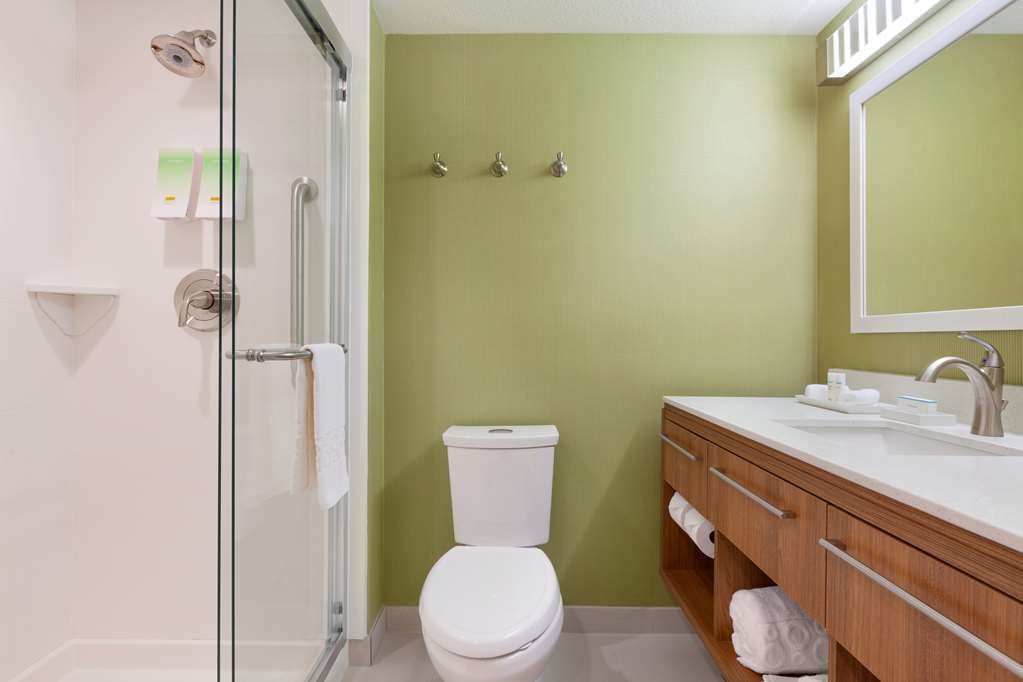 Guest room bath Home2 Suites by Hilton Gillette Gillette (307)257-7040